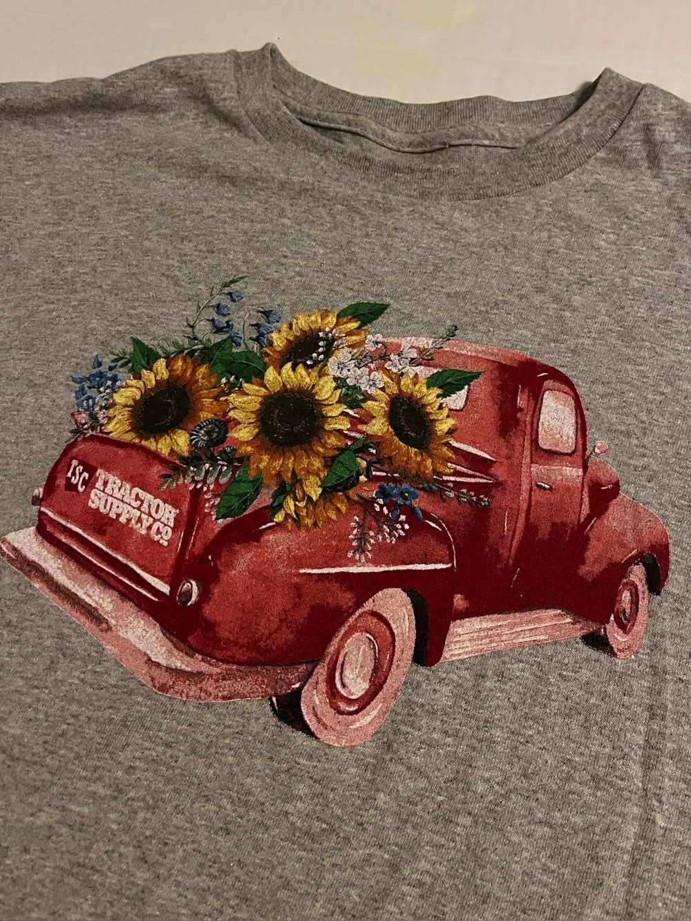 NEW Tractor Supply Company TSC Pickup Truck Flowers Long Sleeve T-Shirt XL Farm